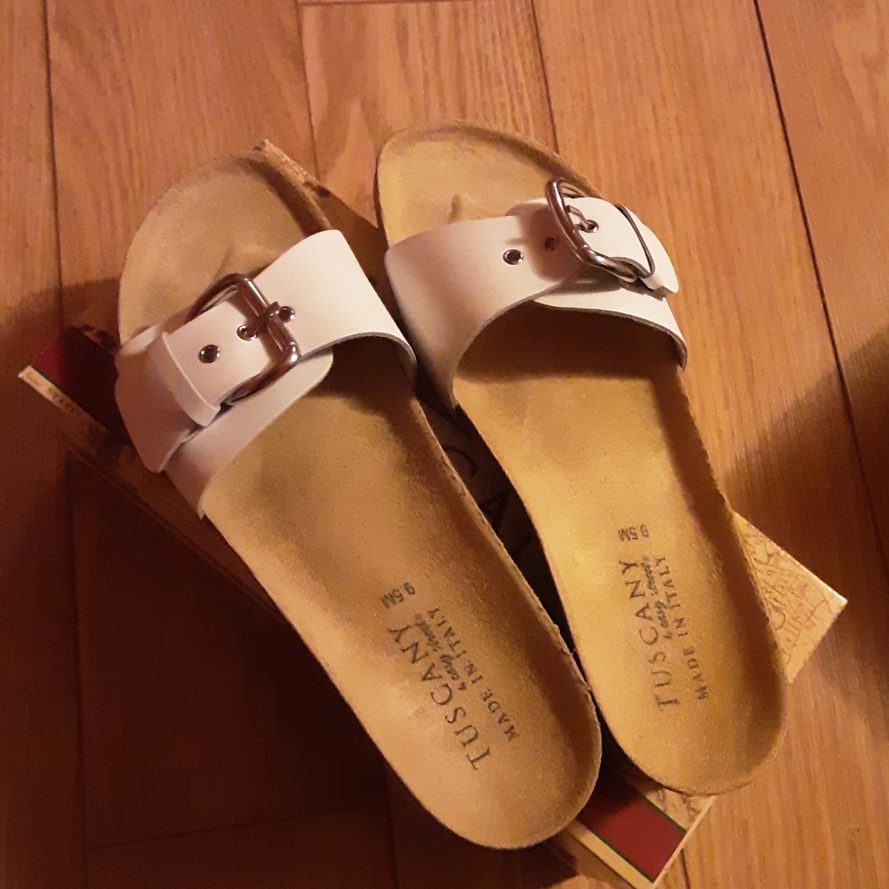 Sandles